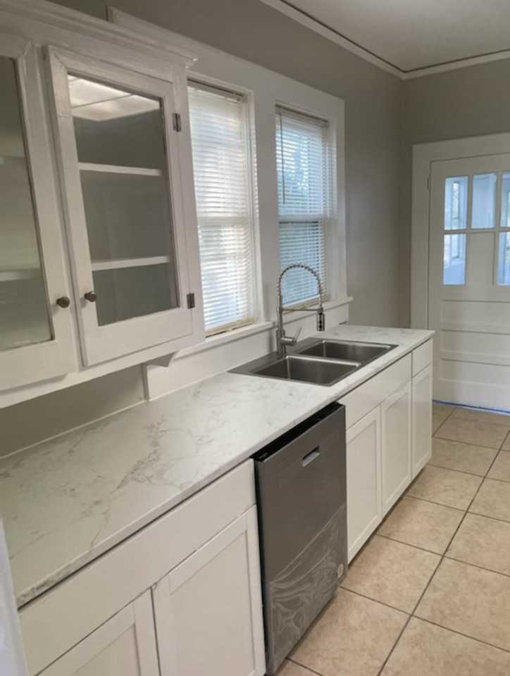 506 6th Ave N #A - Photo 4 of 10