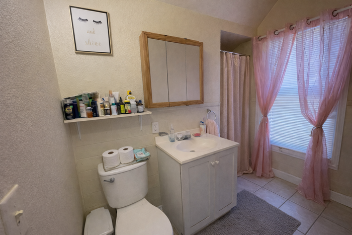 743 7th St Nw #2 - Photo 5 of 7