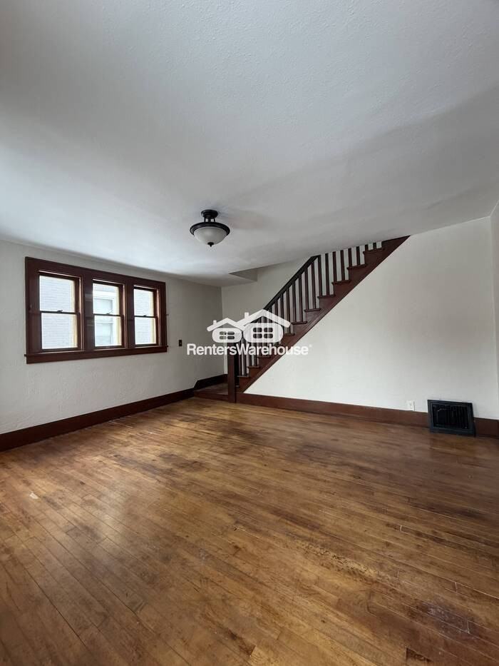 506 6th St W - Photo 3 of 18