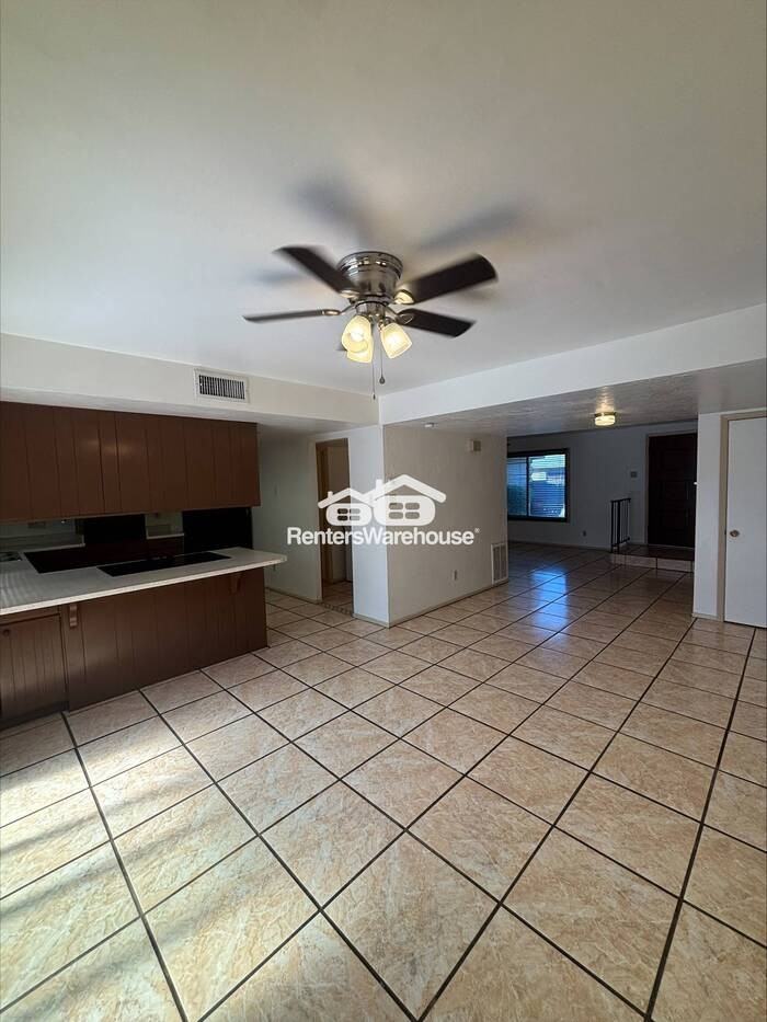 4768 N 20th Ave - Photo 7 of 31