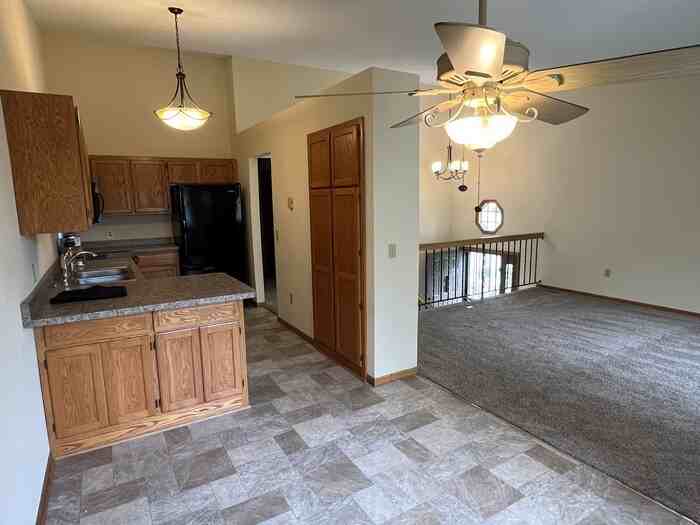 407 Wood Way - Photo 7 of 24