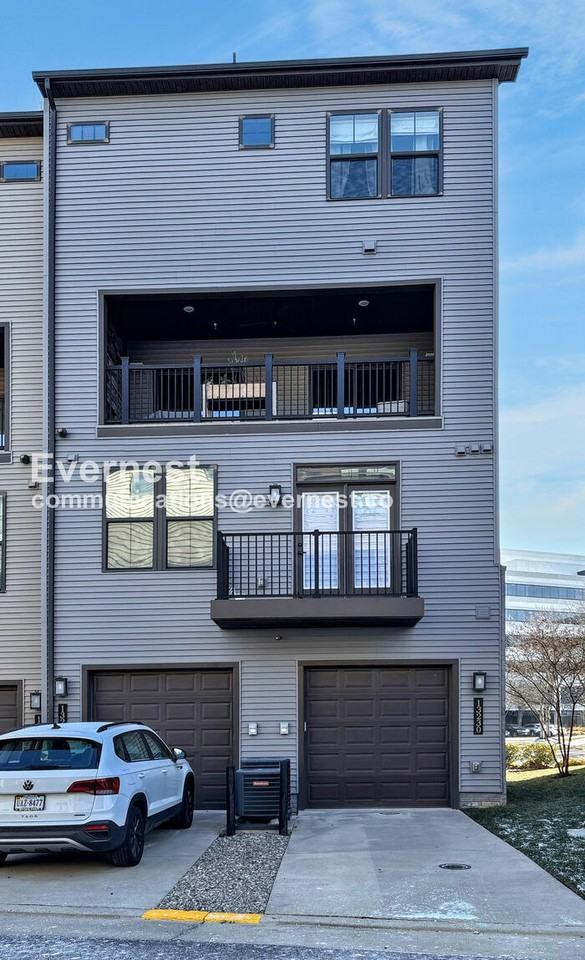 13230 Woodland Park Rd #1J - Photo 3 of 18