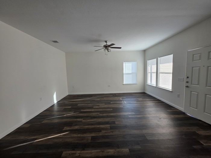 6119 Lacey Oak Dr - Photo 5 of 14