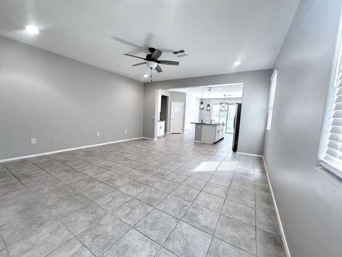 911 W Calle Tolima - Photo 3 of 46