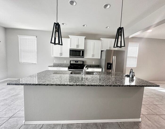 911 W Calle Tolima - Photo 4 of 46