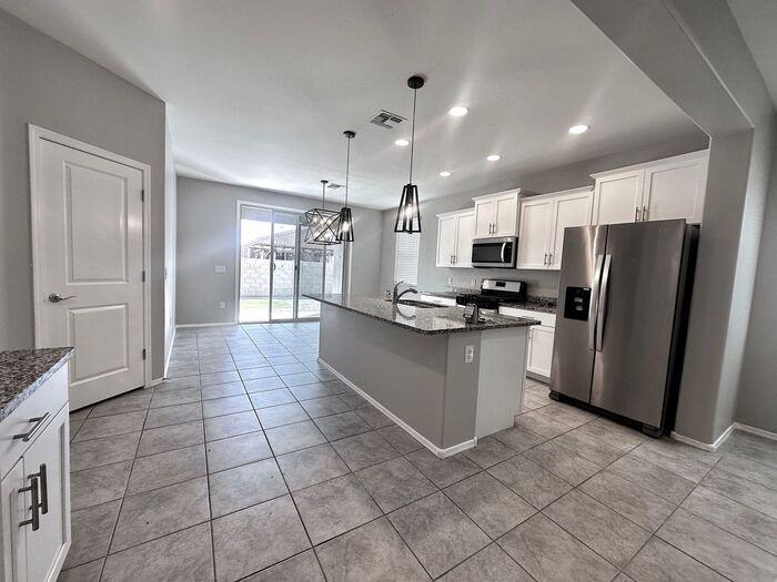 911 W Calle Tolima - Photo 6 of 46