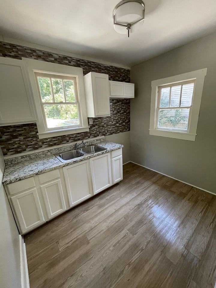 430 Wayne Ave #1 - Photo 4 of 5