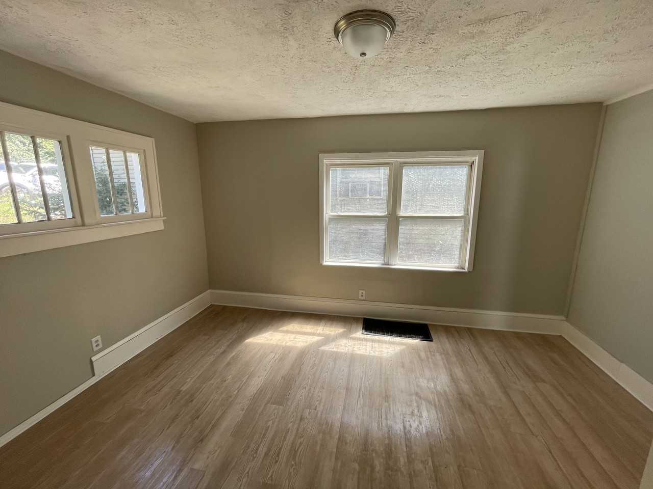 430 Wayne Ave #1 - Photo 5 of 5