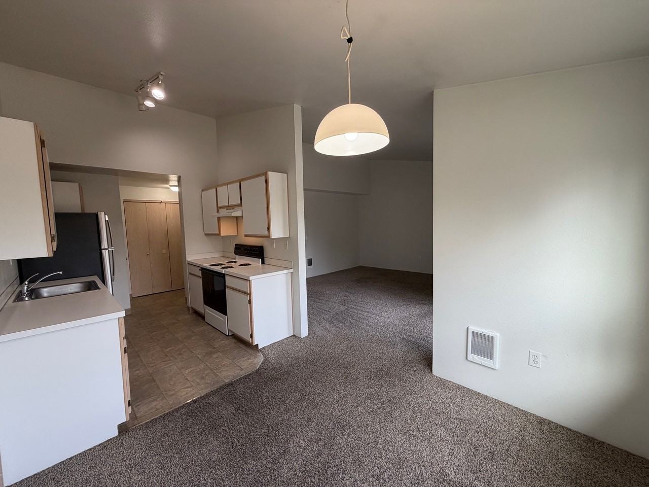 4783 Skyline Road South - Photo 7 of 30