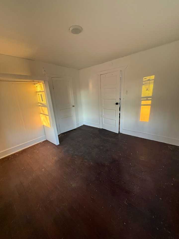 445 Southport Rd #1 - Photo 3 of 4