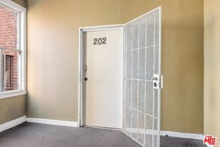 256 W Florence Ave Apt 202 - Photo 1 of 1