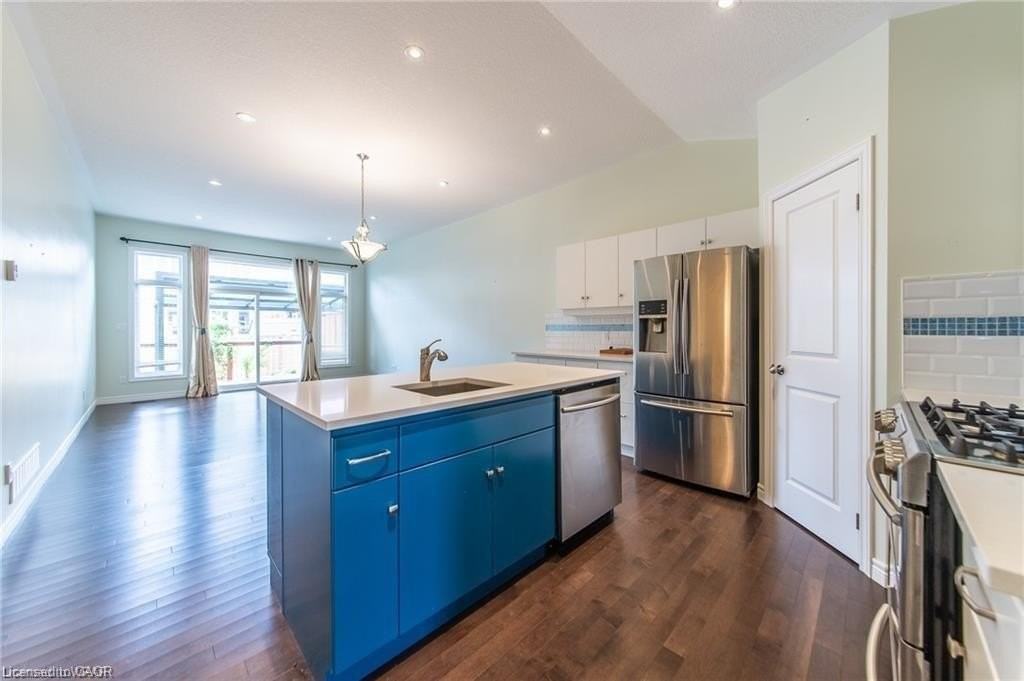 1456 Dunkirk Ave - Photo 6 of 31