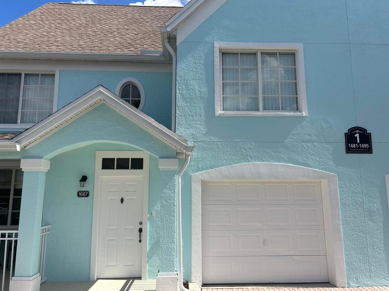 1687 Se Pomeroy St - Photo 2 of 20