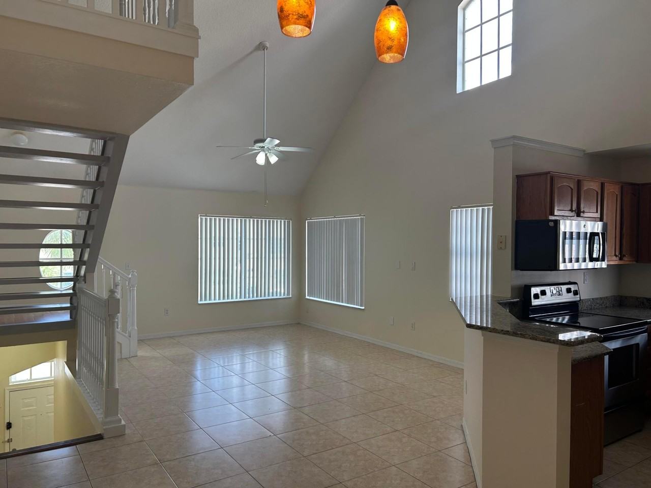 1687 Se Pomeroy St - Photo 3 of 20