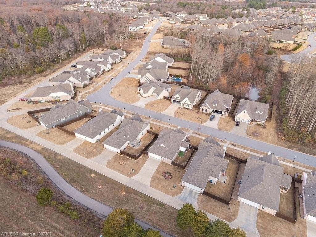 9512 Shire Valley Ct - Photo 4 of 48