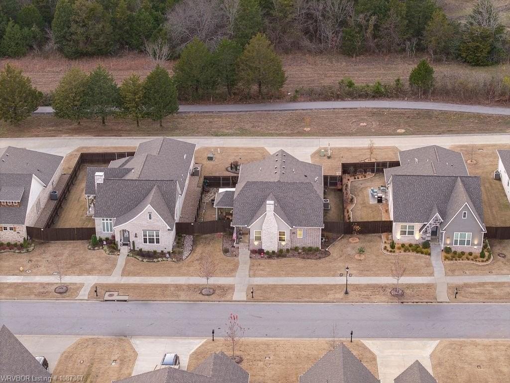 9512 Shire Valley Ct - Photo 5 of 48