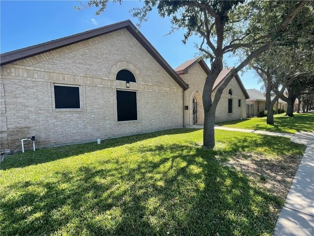 1914 Bahamas Dr Apt 3 - Photo 2 of 13