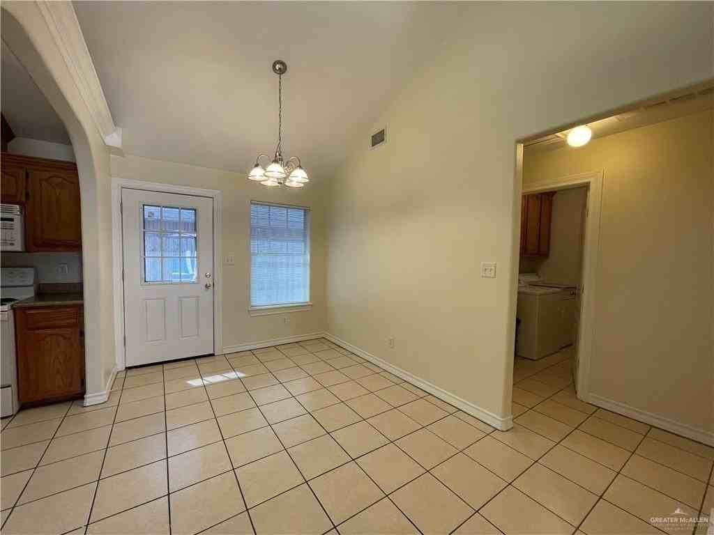 1914 Bahamas Dr Apt 3 - Photo 7 of 13