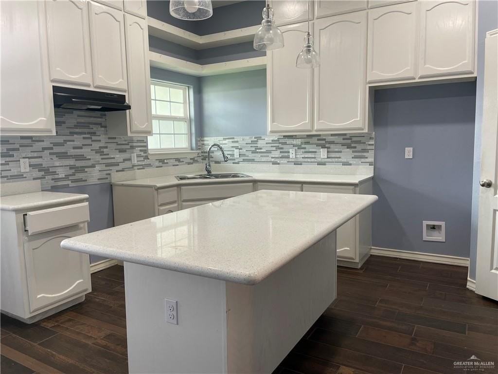 700 E Patsy Dr - Photo 2 of 15