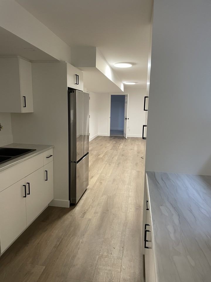 21228 43A Avenue - Photo 5 of 15