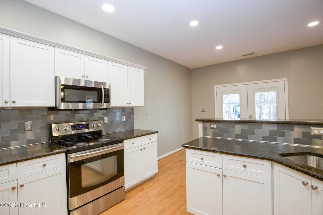 735 Thrush Dr - Photo 7 of 30