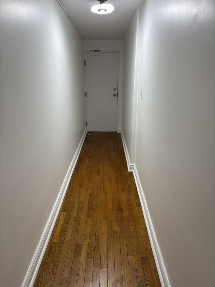 62 Queens Ave - Photo 5 of 9