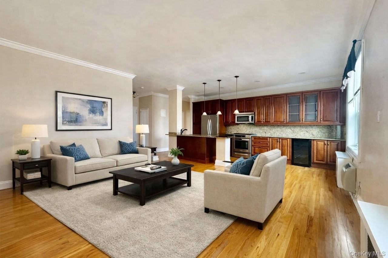 111 7th St Apt 410 - Photo 4 of 7