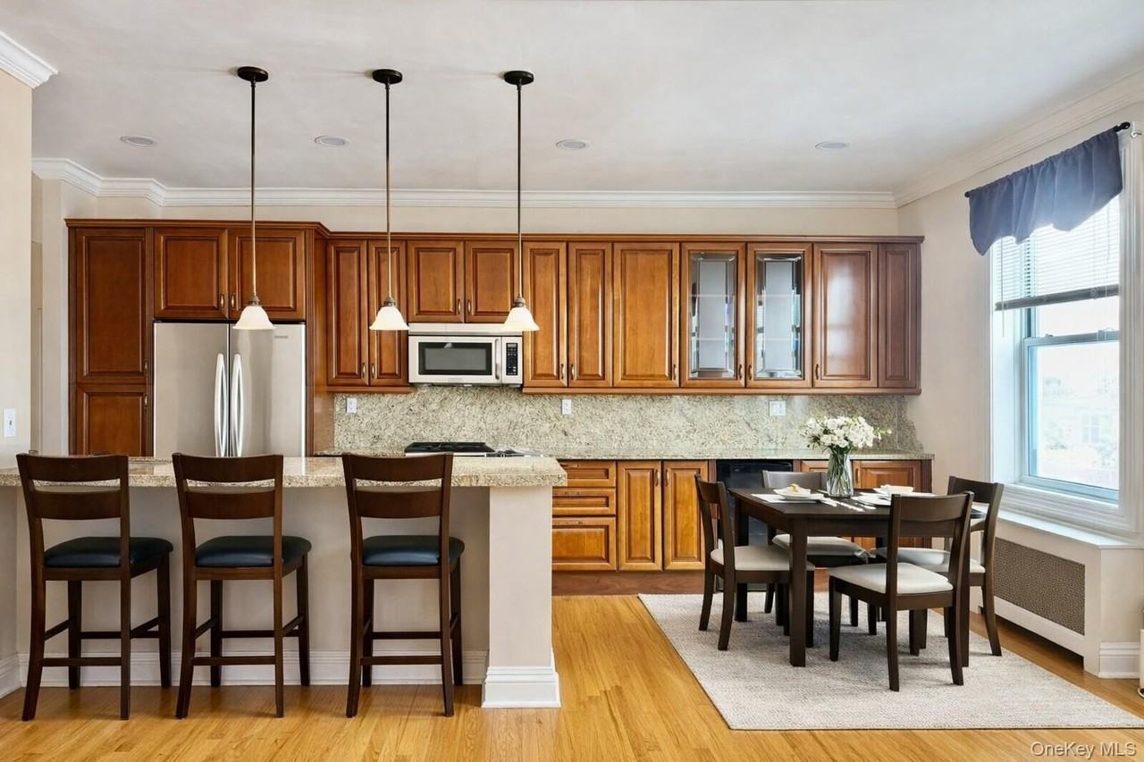 111 7th St Apt 410 - Photo 5 of 7