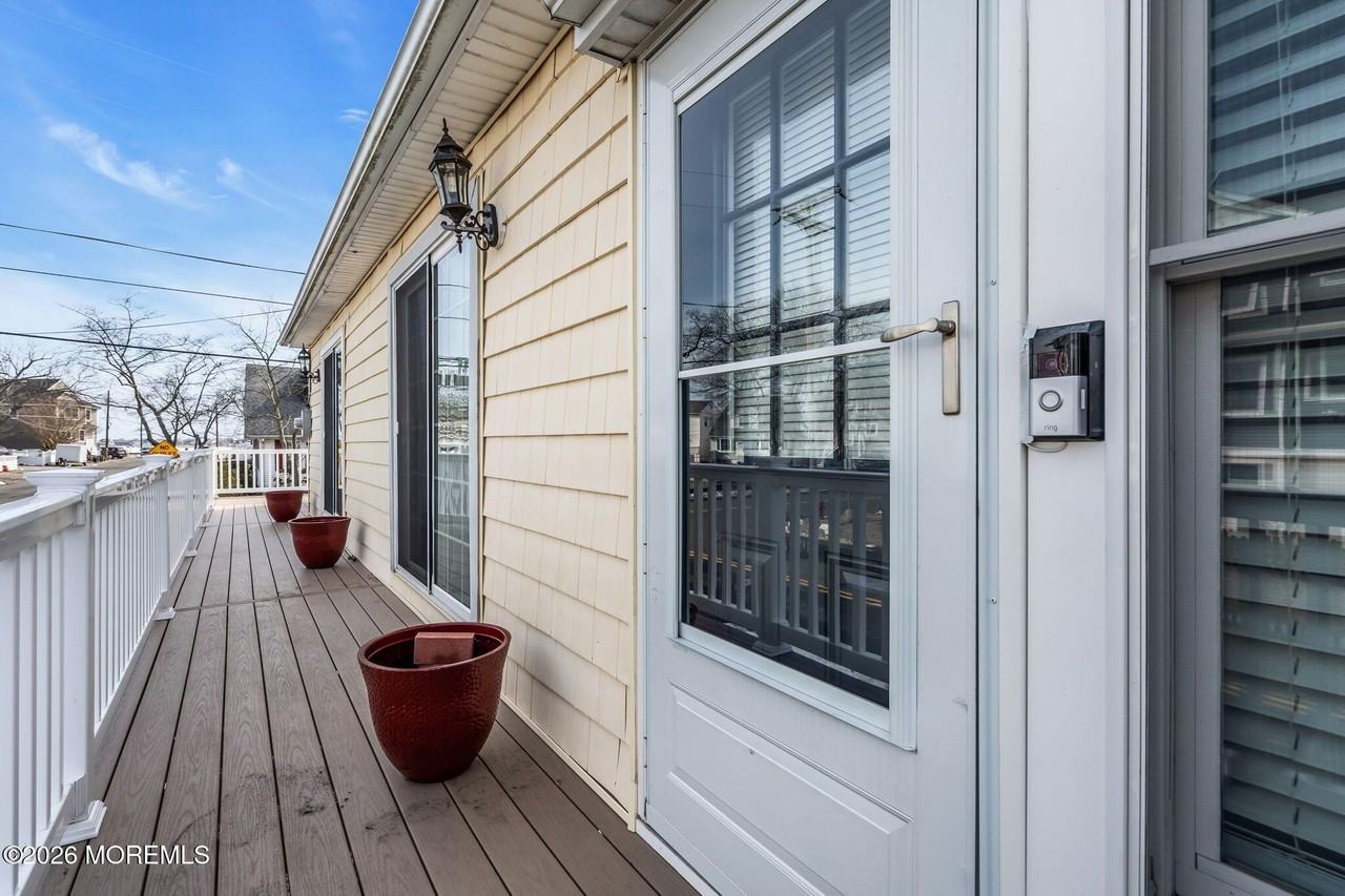 200 Asbury Ave - Photo 7 of 23