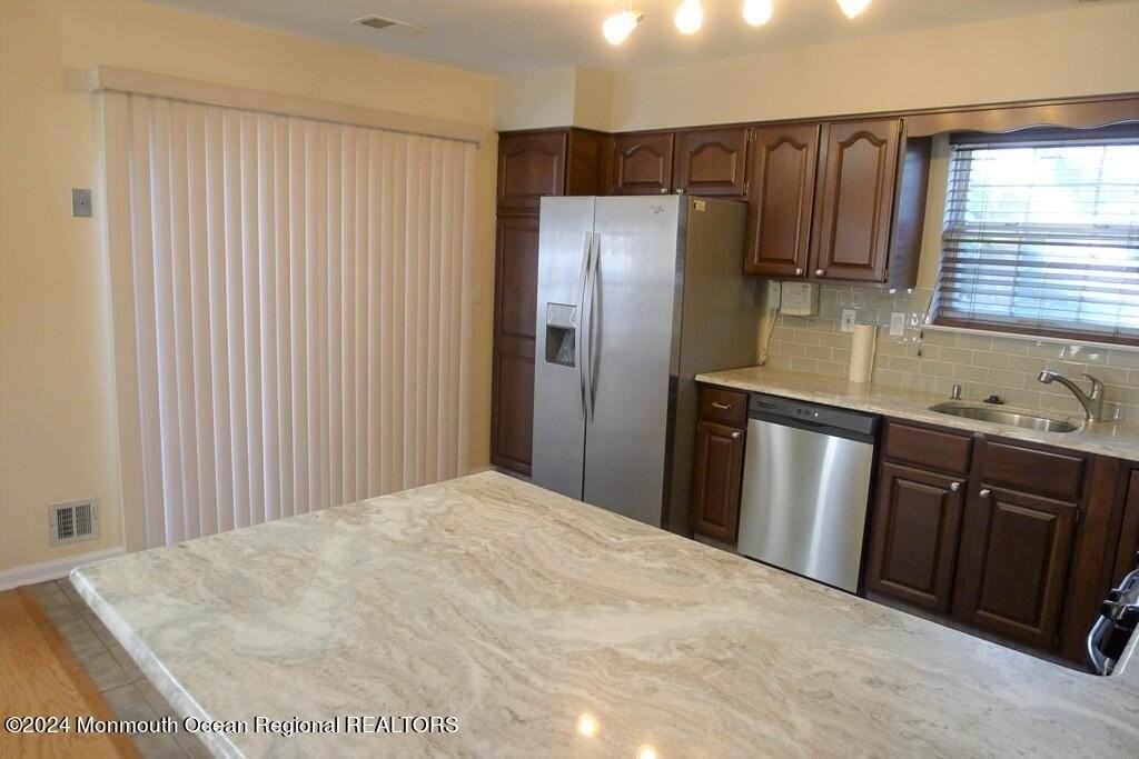 5 Oxford Rd - Photo 6 of 16