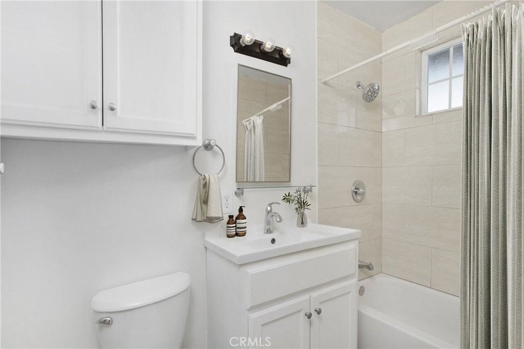 34102 Amber Lantern St - Photo 4 of 19