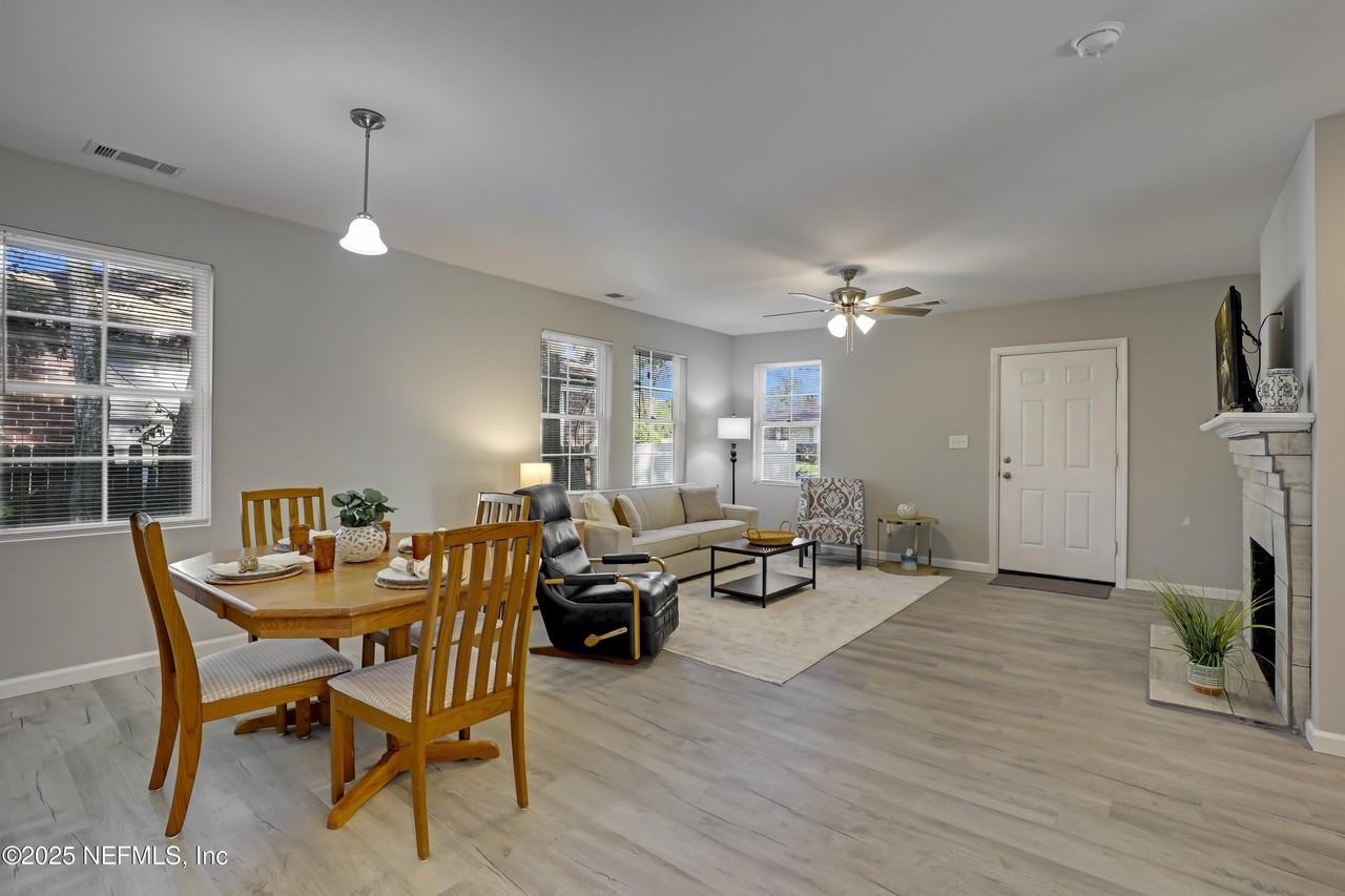 2908 Broadway Ave - Photo 5 of 34