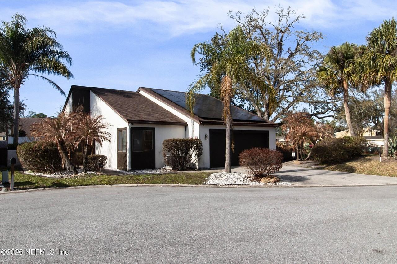 7814 Cypress Point Ct - Photo 2 of 39