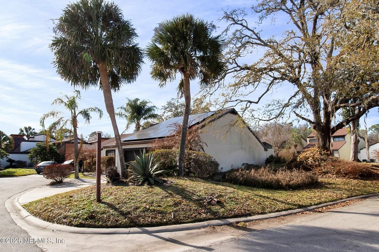 7814 Cypress Point Ct - Photo 3 of 39