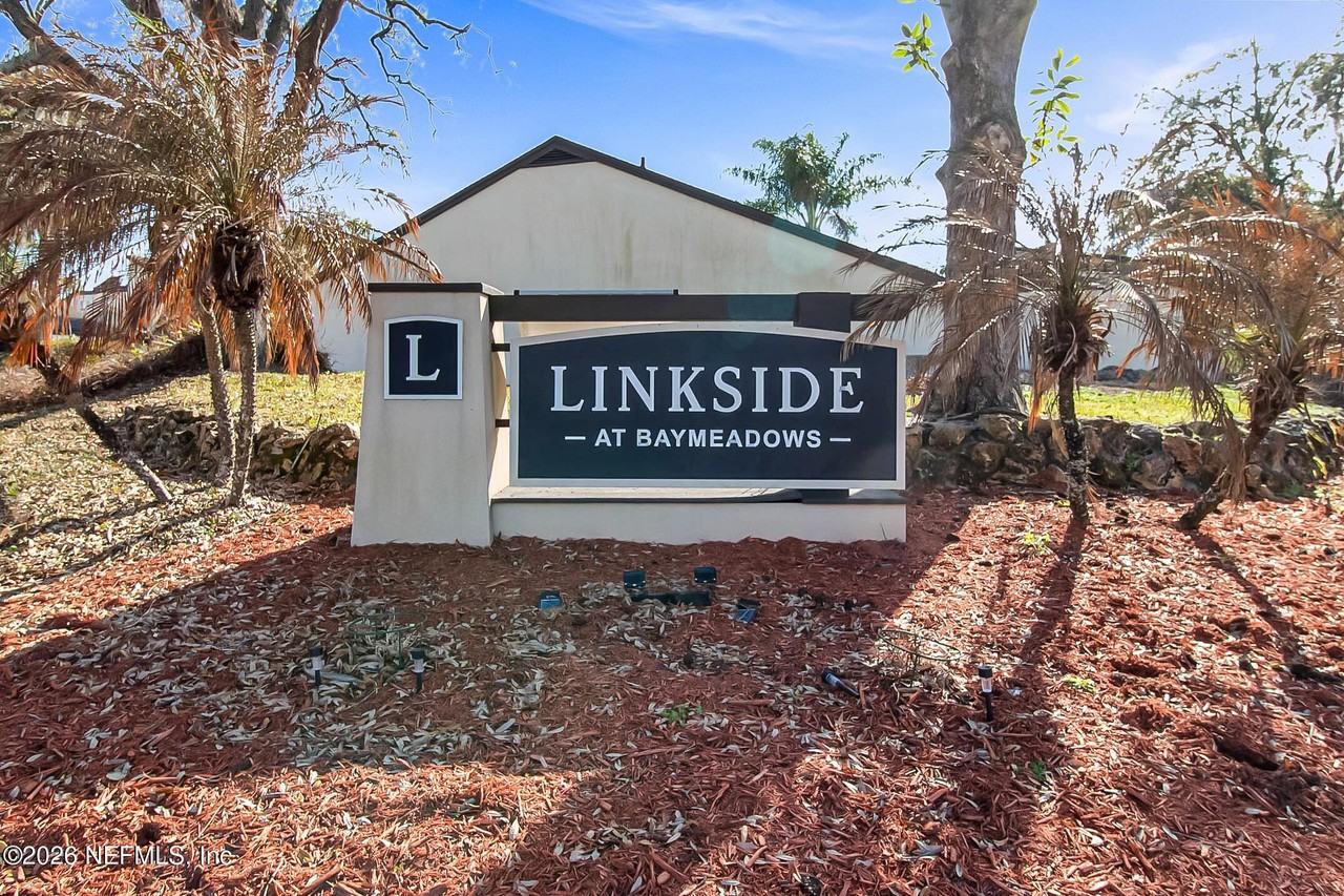 7814 Cypress Point Ct - Photo 4 of 39