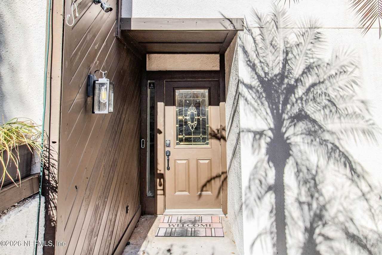 7814 Cypress Point Ct - Photo 5 of 39