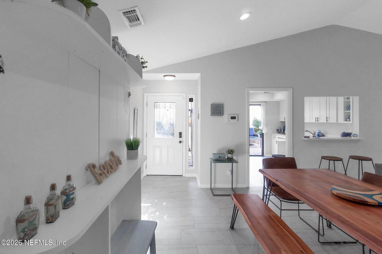 7814 Cypress Point Ct - Photo 6 of 39