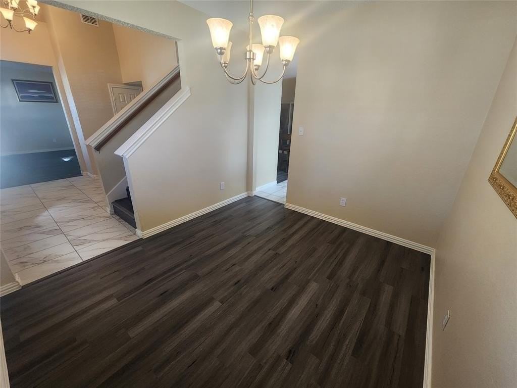 1416 Poplar Dr - Photo 3 of 14