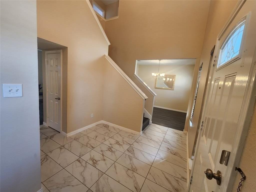 1416 Poplar Dr - Photo 5 of 14