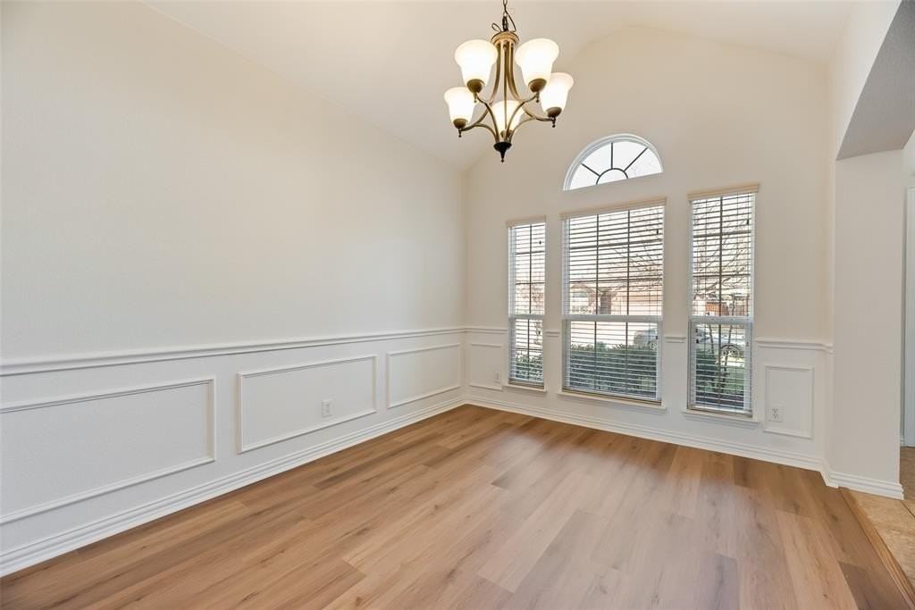 1438 Wellesley Dr - Photo 7 of 33