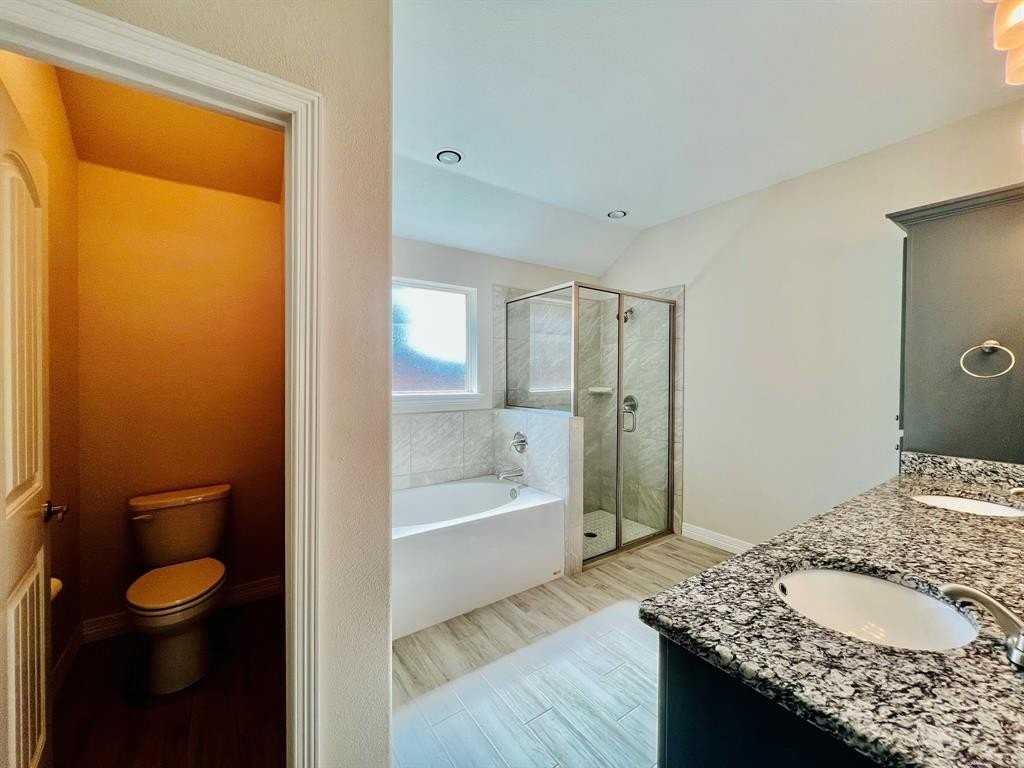 110 Frank St - Photo 5 of 36