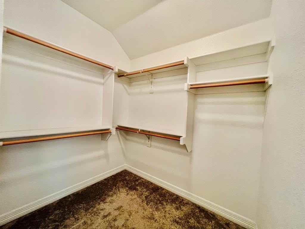 110 Frank St - Photo 7 of 36