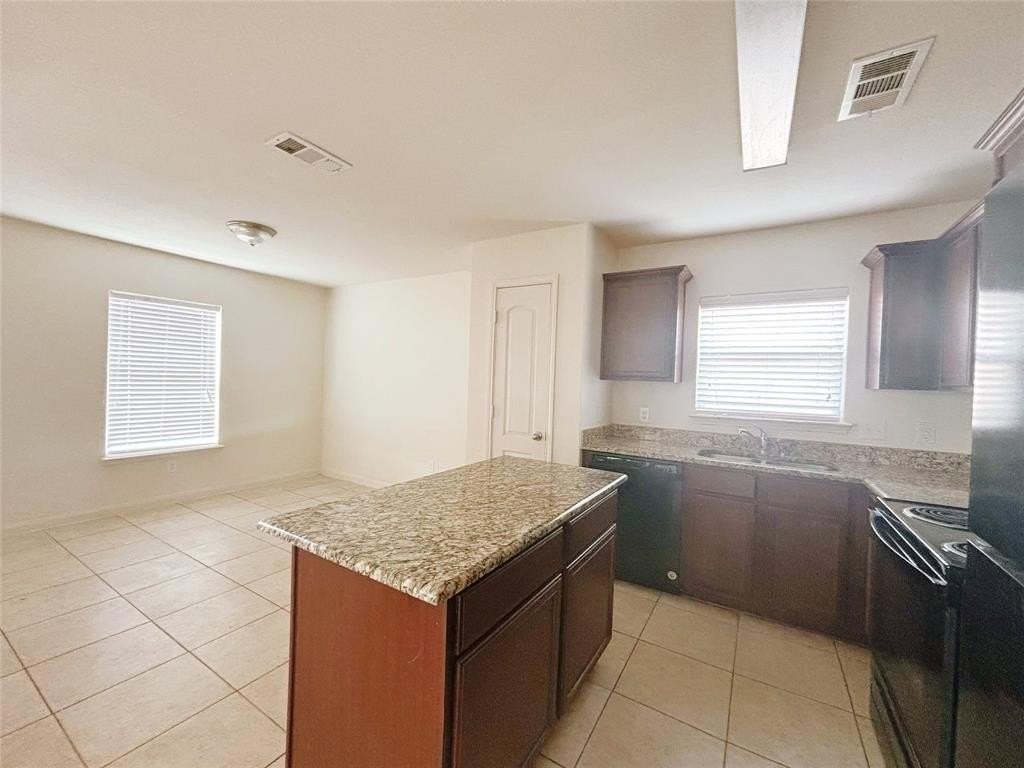 324 Lavaca Dr - Photo 7 of 25