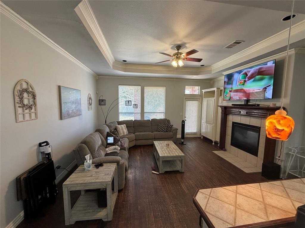 703 Chandler Ct - Photo 5 of 19