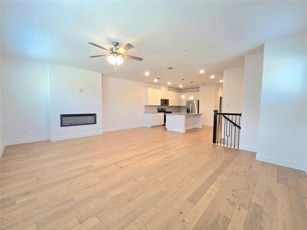 7901 Sunset Blvd - Photo 4 of 23