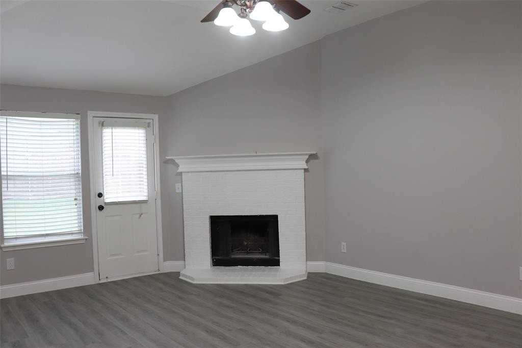 1425 Knottingham Dr - Photo 3 of 30