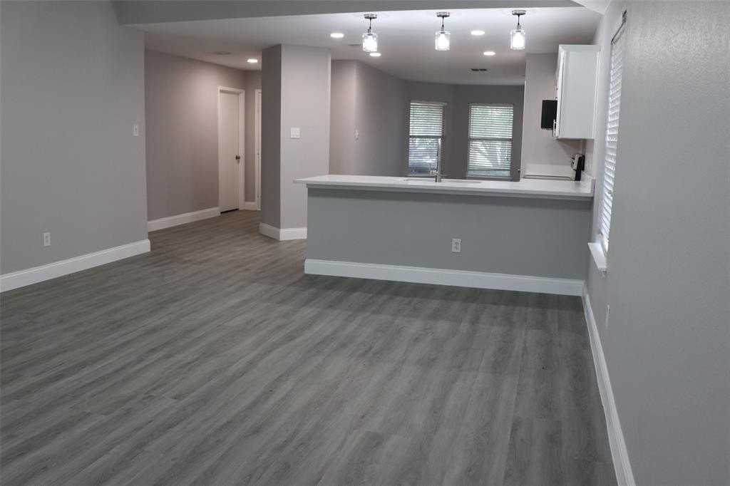 1425 Knottingham Dr - Photo 4 of 30