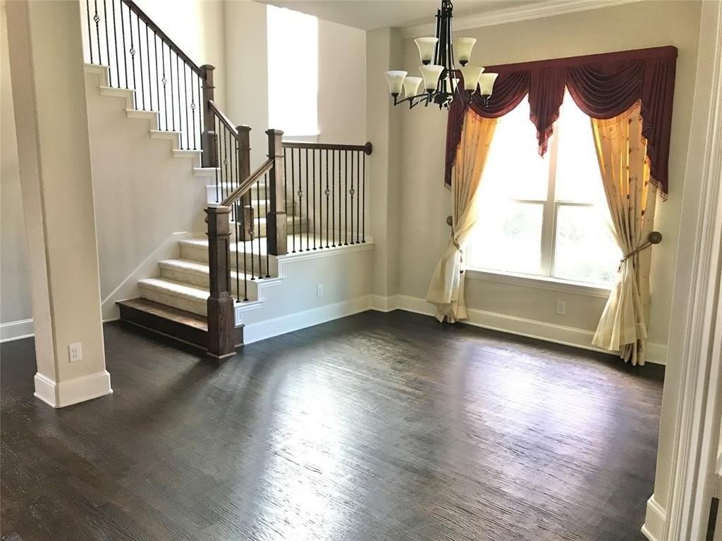 408 Paluxy Dr - Photo 6 of 37