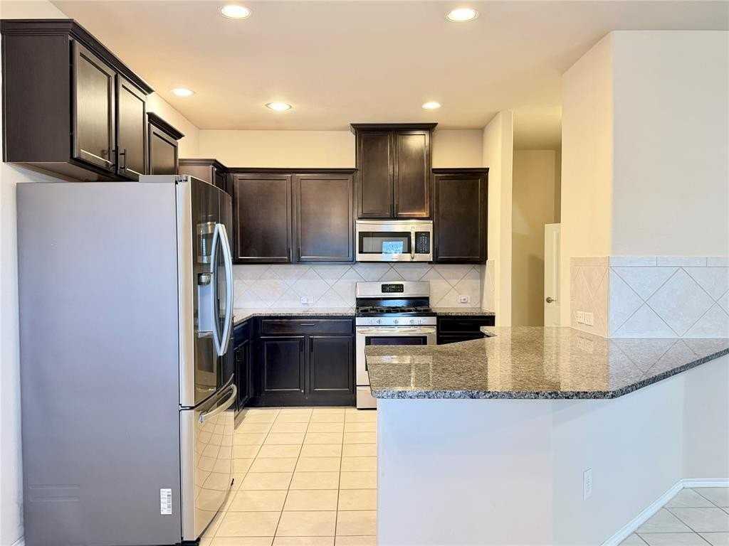 9933 Copperhead Ln - Photo 4 of 18