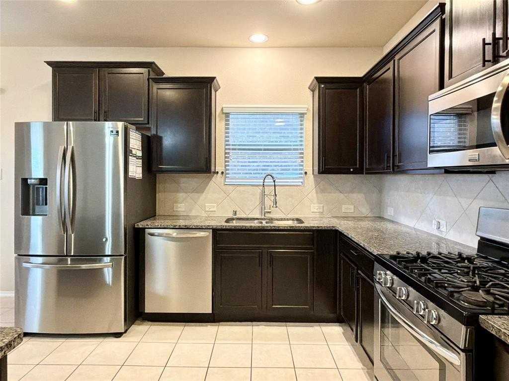 9933 Copperhead Ln - Photo 5 of 18